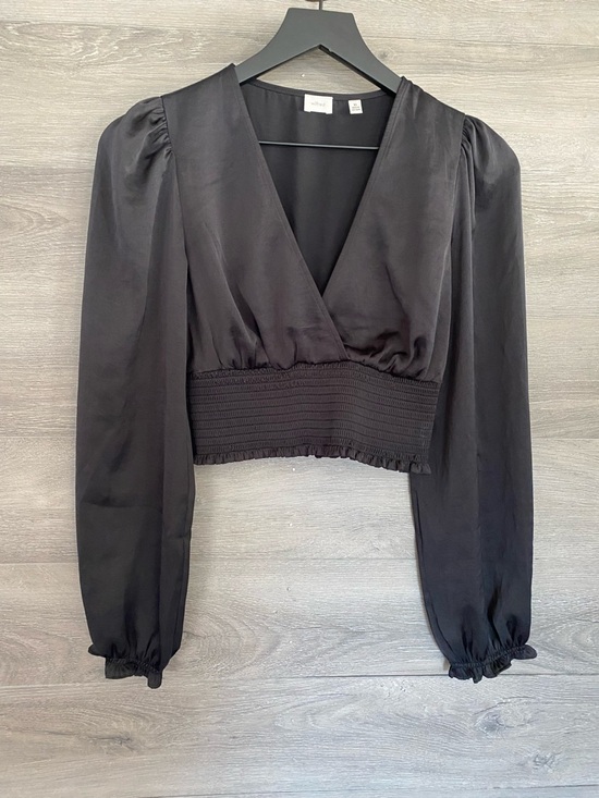 Aritzia Tops - Aritzia Wilfred Wistful Blouse Black